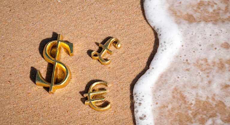 Golden,Three-dimensional,Symbols,Of,International,Dollar,,Euro,And,Pound,Currency Golden,Three-dimensional,Symbols,Of,International,Dollar,,Euro,And,Pound,Currency